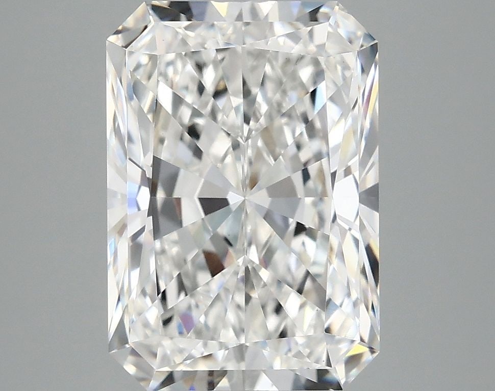 Loose Diamond - RADIANT 4.09ct E VS1: Loose Diamond - RADIANT 4.09ct E VS1 Source: This is a real non-mined Diamond that has been grown in a lab Shape: RADIANT Carats: 4.09 Color: E Clarity: VS1 Certification: IGI The Diamond Depot Guaran