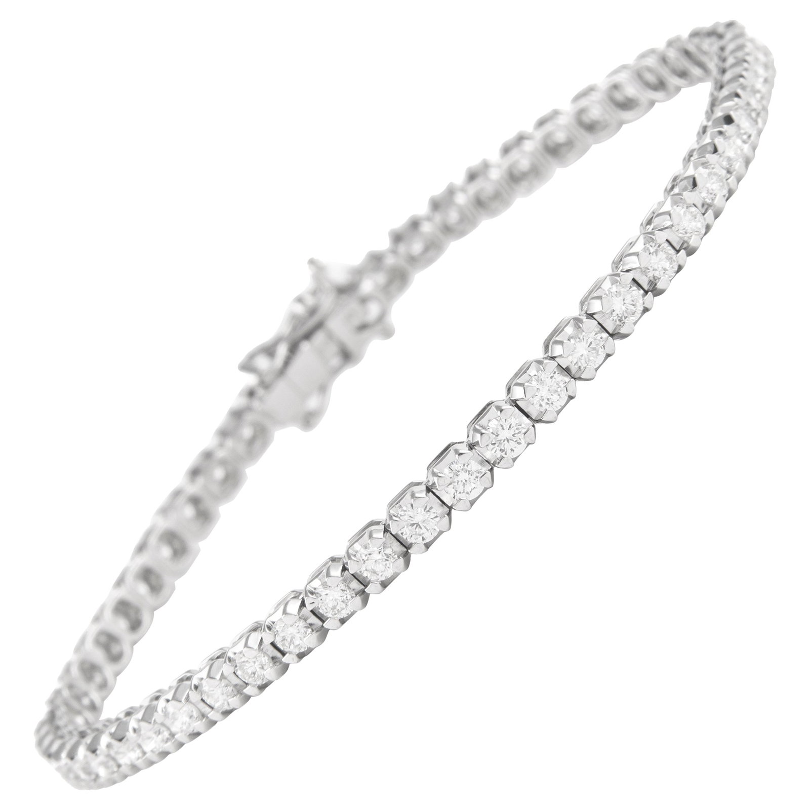18k White Gold Diamond Tennis Bracelet 2.96ct: 18k White Gold Diamond Tennis Bracelet 2.96ct Diamond tennis bracelet set with 55 round brilliant diamonds totaling 2.96 ct in 18k white gold. The diamonds are approximately D/E color and VS2/SI1 clar