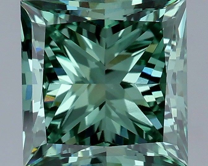 Loose Diamond - PRINCESS 3.02ct Fancy Vivid Green VS1: Loose Diamond - PRINCESS 3.02ct Fancy Vivid Green VS1 Source: This is a real non-mined Diamond that has been grown in a lab Shape: PRINCESS Carats: 3.02 Color: Fancy Vivid Green Certification: IGI Vid