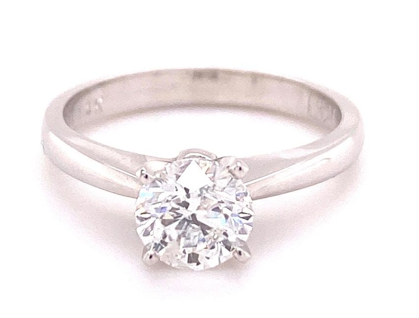 Loose Diamond - ROUND 1.0ct E I1: Loose Diamond - ROUND 1.0ct E I1 Source: Natural Shape: ROUND Carats: 1.0 Color: E Clarity: I1 Certification: OTHER The Diamond Depot Guarantee: All items in this auction are guaranteed to be 100% aut
