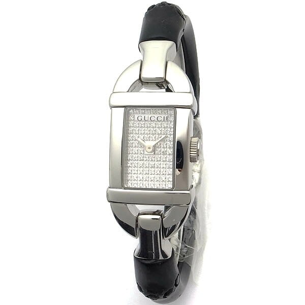 Gucci 6800L Bamboo Pave Diamond Dial Womens Quartz Bangle Watch: Gucci 6800L Bamboo Pave Diamond Dial Womens Quartz Bangle Watch Gucci 6800L ladies wristwatch with a distinctive bamboo-motif bangle design and pave diamond dial. This quartz model has been profession