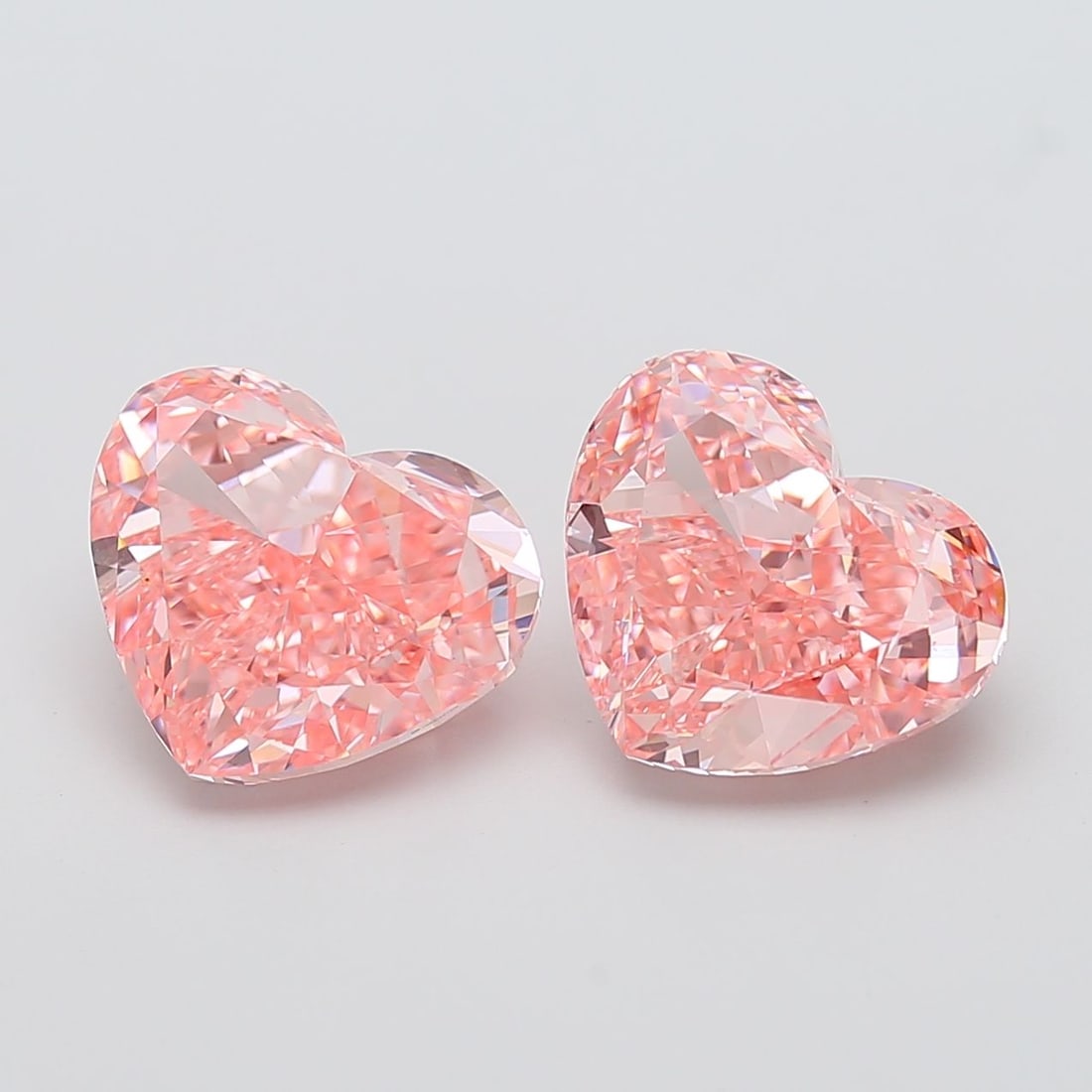 Loose Diamond - HEART 5.0ct Fancy Vivid Pink VVS2: Loose Diamond - HEART 5.0ct Fancy Vivid Pink VVS2 Source: This is a real non-mined Diamond that has been grown in a lab Shape: HEART Carats: 5.0 Color: Fancy Vivid Pink Certification: IGI Video: