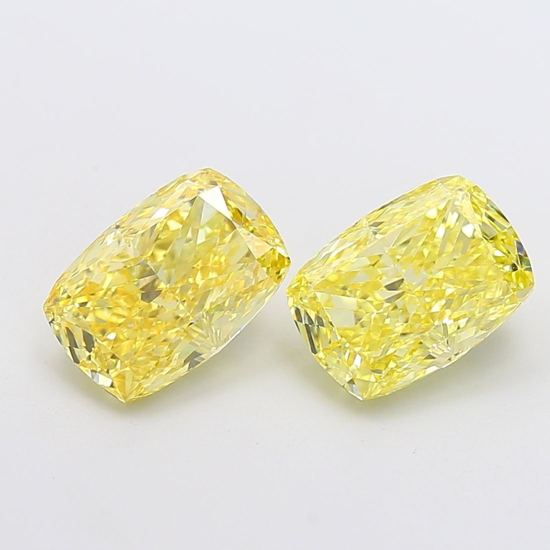 Loose Diamond - CUSHION MODIFIED 3.02ct Fancy Vivid Yellow VS1: Loose Diamond - CUSHION MODIFIED 3.02ct Fancy Vivid Yellow VS1 Source: This is a real non-mined Diamond that has been grown in a lab Shape: CUSHION MODIFIED Carats: 3.02 Color: Fancy Vivid Yellow Cert