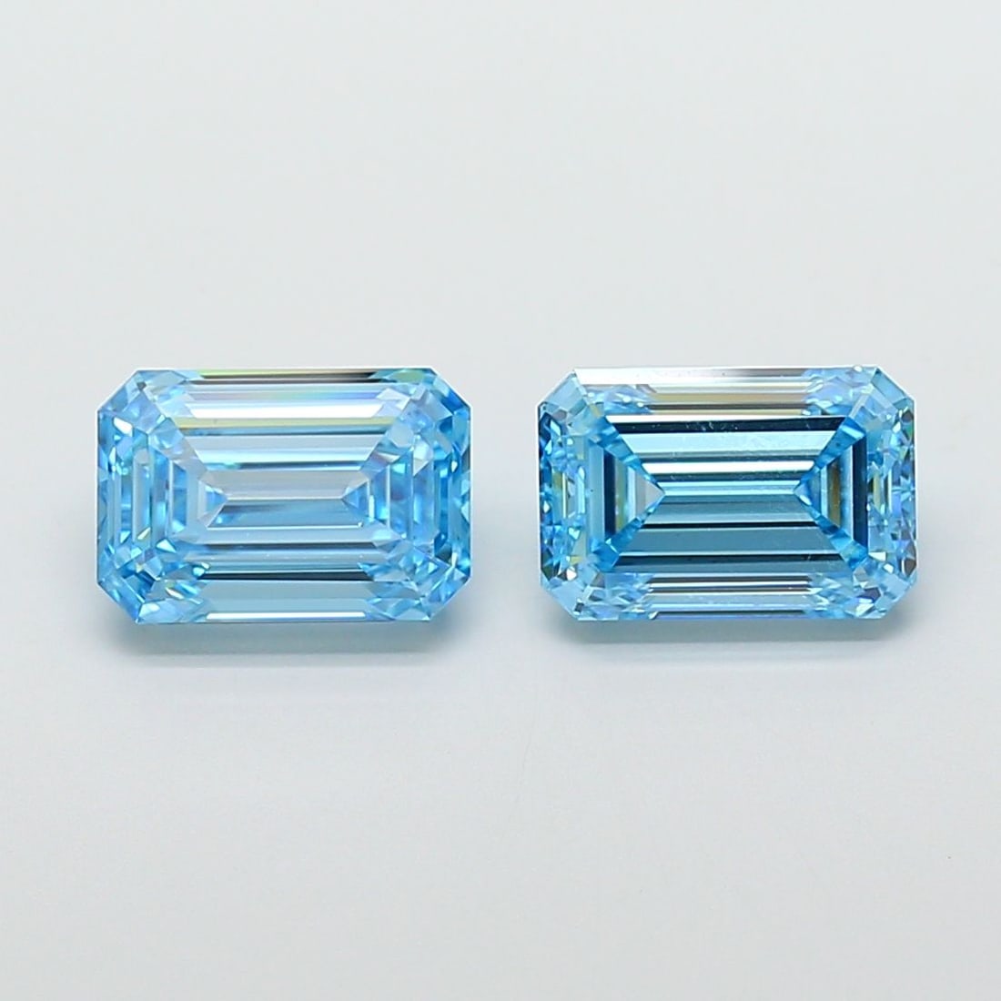 Loose Diamond - EMERALD 4.01ct Fancy Vivid Blue VVS2 (1 of 1)