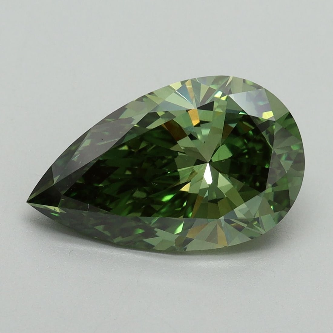 Loose Diamond - PEAR 3.01ct Fancy Vivid Green VS1: Loose Diamond - PEAR 3.01ct Fancy Vivid Green VS1 Source: This is a real non-mined Diamond that has been grown in a lab Shape: PEAR Carats: 3.01 Color: Fancy Vivid Green Certification: IGI Video: