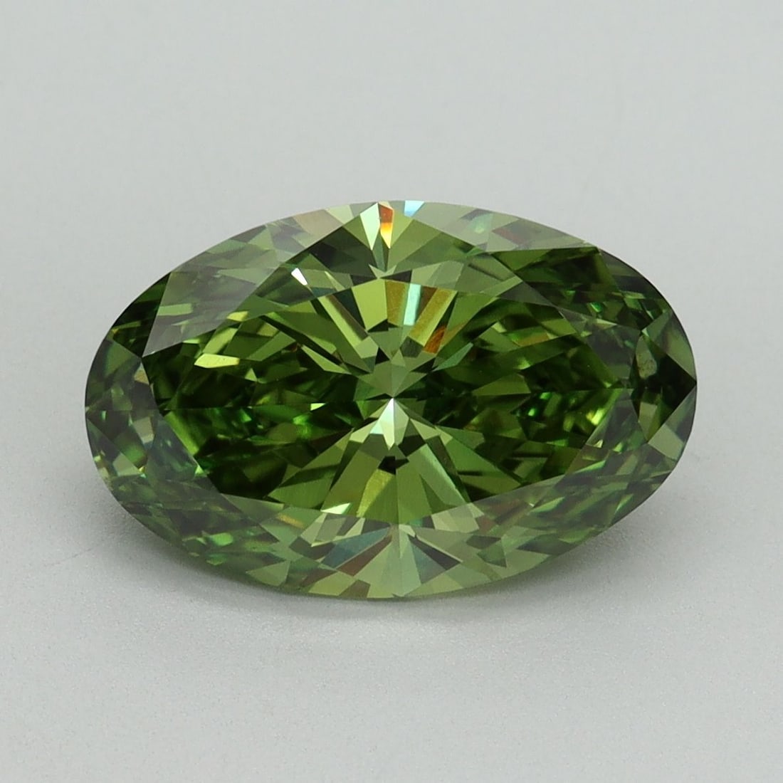 Loose Diamond - OVAL 3.19ct Fancy Vivid Green VS1: Loose Diamond - OVAL 3.19ct Fancy Vivid Green VS1 Source: This is a real non-mined Diamond that has been grown in a lab Shape: OVAL Carats: 3.19 Color: Fancy Vivid Green Certification: IGI Video: