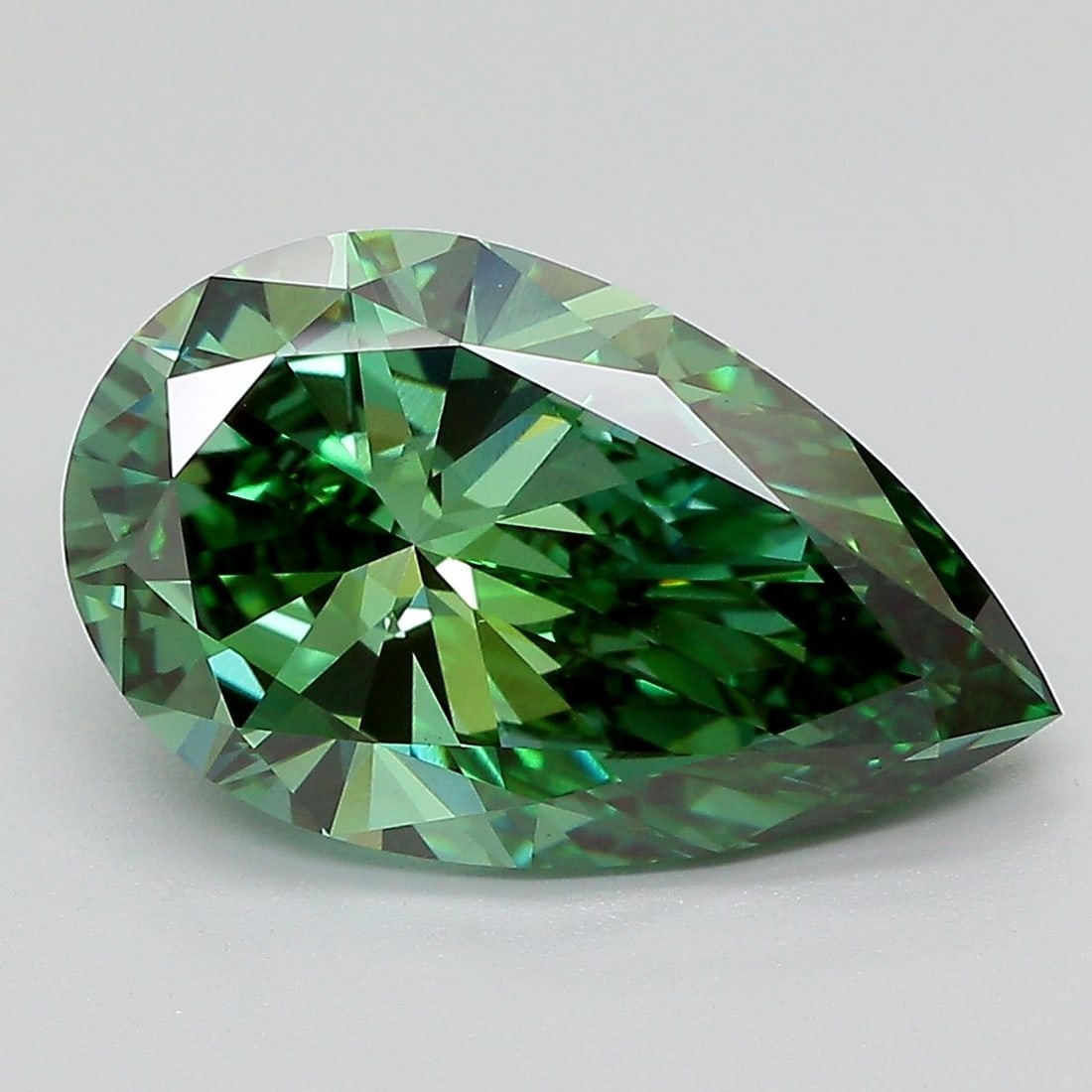 Loose Diamond - PEAR 4.05ct Fancy Vivid Green VS1: Loose Diamond - PEAR 4.05ct Fancy Vivid Green VS1 Source: This is a real non-mined Diamond that has been grown in a lab Shape: PEAR Carats: 4.05 Color: Fancy Vivid Green Certification: IGI The Diamond