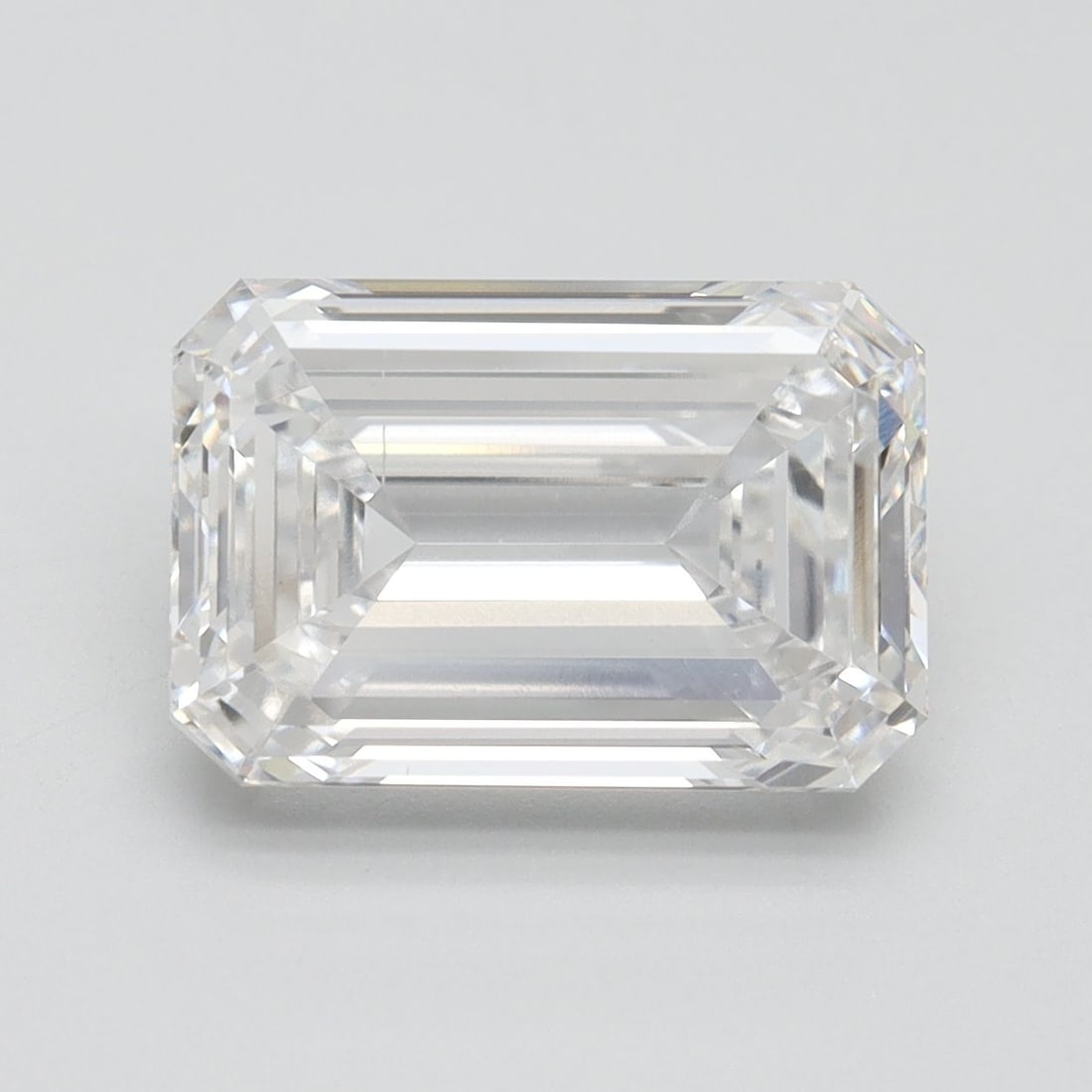 Loose Diamond - EMERALD 5.0ct E VS2: Loose Diamond - EMERALD 5.0ct E VS2 Source: This is a real non-mined Diamond that has been grown in a lab Shape: EMERALD Carats: 5.0 Color: E Clarity: VS2 Certification: IGI Video: Video Link The