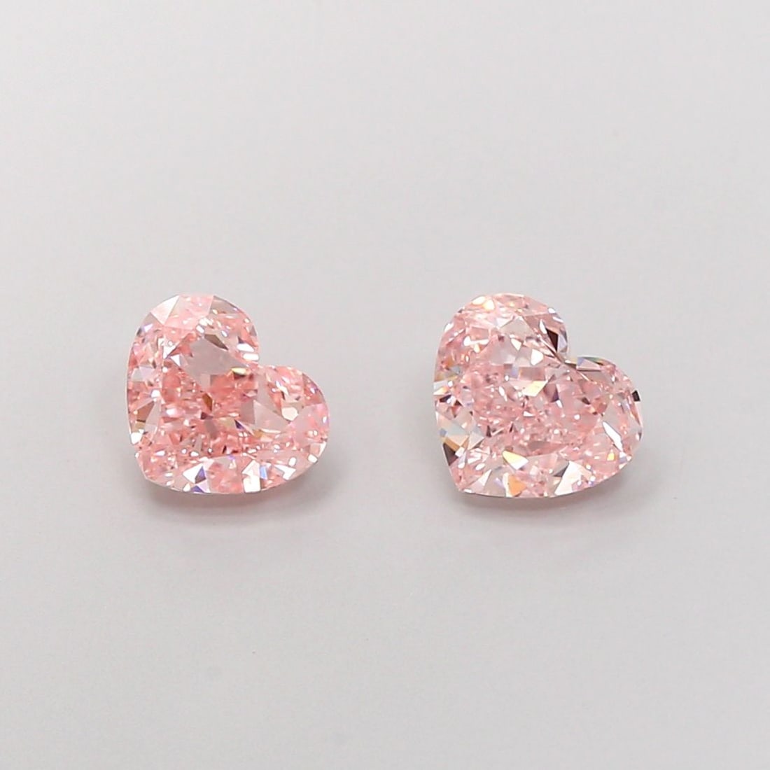 Loose Diamond - HEART 1.05ct Fancy Intense Pink VS1: Loose Diamond - HEART 1.05ct Fancy Intense Pink VS1 Source: This is a real non-mined Diamond that has been grown in a lab Shape: HEART Carats: 1.05 Color: Fancy Intense Pink Certification: IGI Video: