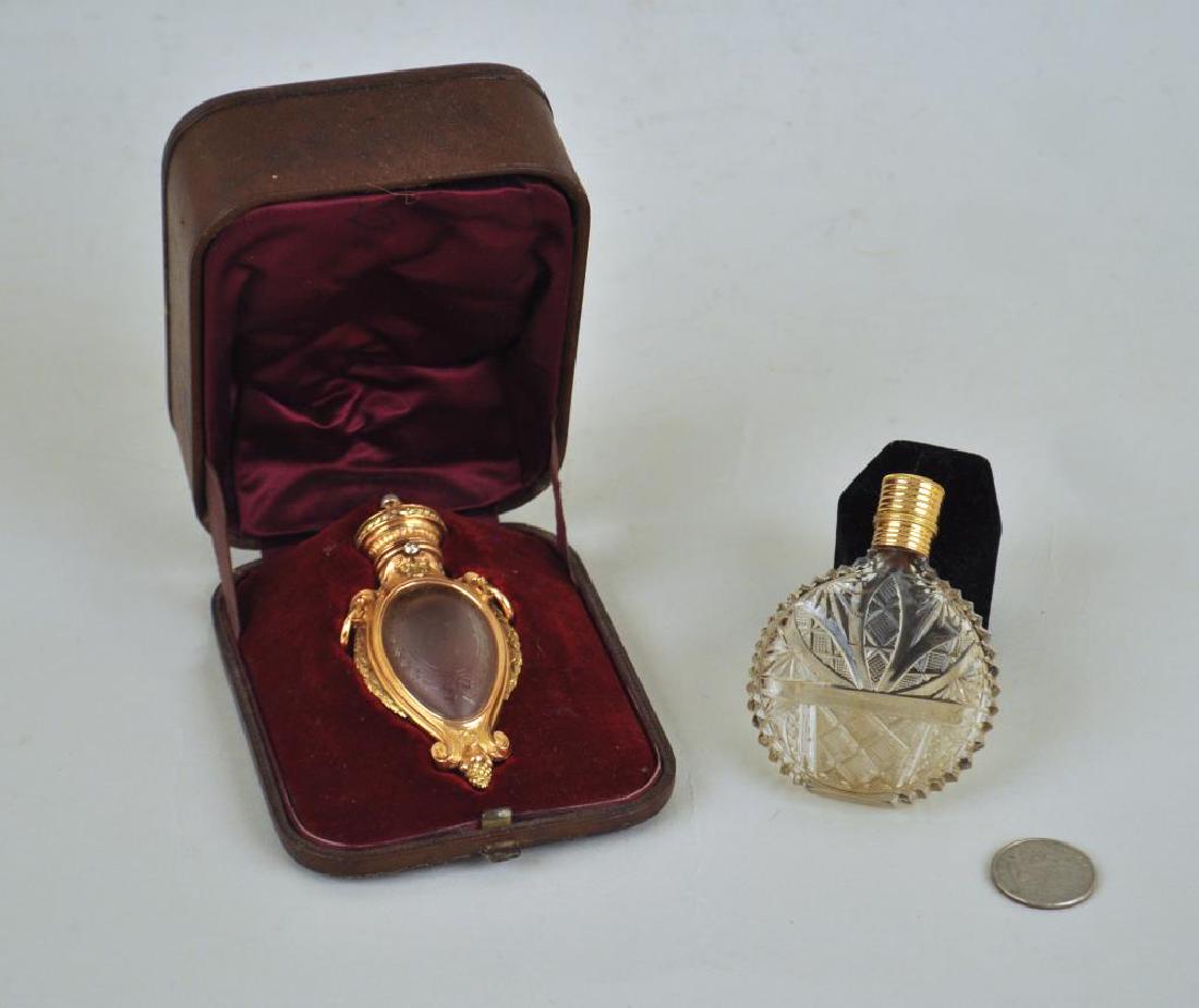 French Cased 18K Gold Perfume Pendant & Perfume (1 of 8)