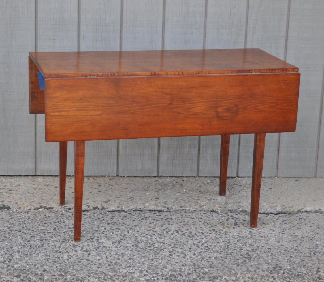New England Hepplewhite Pembroke Table (1 of 4)