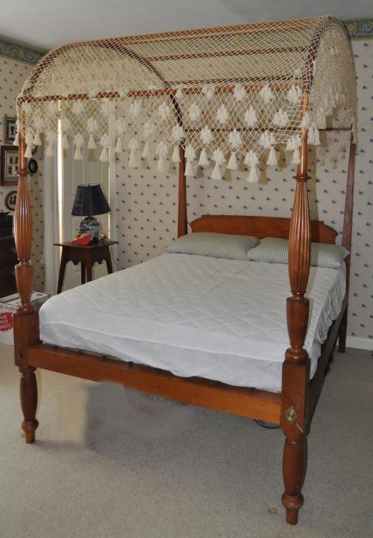 Connecticut Federal Cherrywood Four Post Bed (1 of 4)