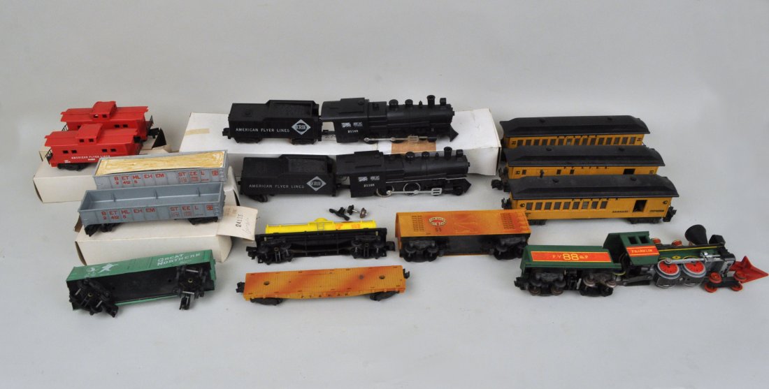 American Flyer Engine 21165 and Train Set (1 of 1)
