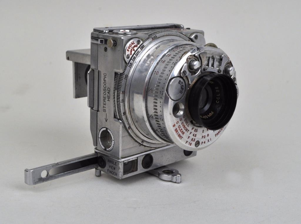 Vintage LeCoultre Compass Camera: No. 2179 Jaeger, made by LeCoultre Co. for Compass Camera Co. in Switzerland under PB patents. 2 3/4" high, 2 1/8" wide. Use wear, soiling, missing lens cover. We offer in-house packing and shipping o