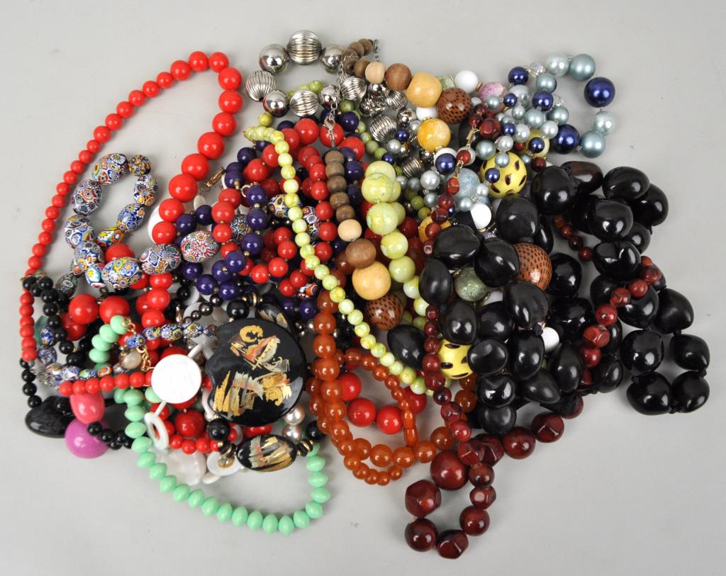 Discovery Group Costume Necklaces (1 of 1)