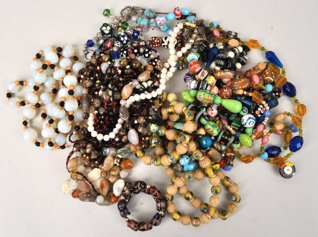 Discovery Group Costume Glass Bead Jewelry (1 of 3)