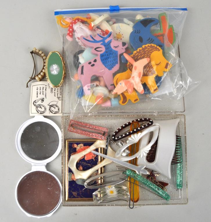 Discovery Group Costume Hair Accessories (1 of 1)