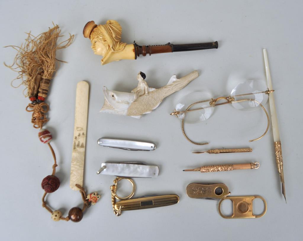 Group Twelve Gentleman's Smoking Accessories (1 of 2)