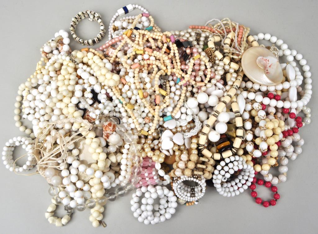 Discovery Group Costume Necklaces (1 of 4)