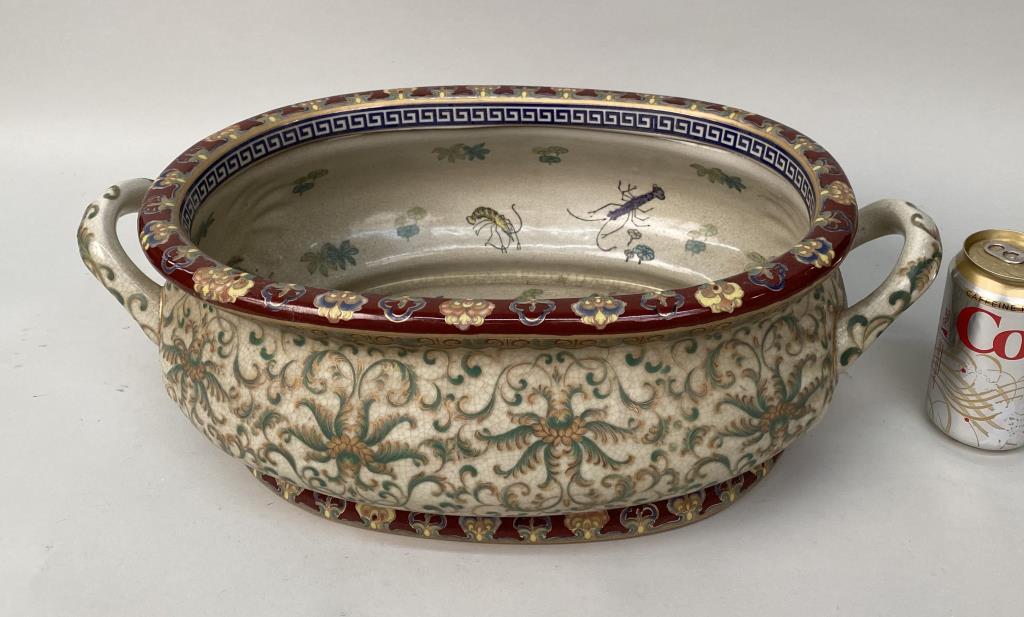 Chinese Porcelain Foot Bath (1 of 5)