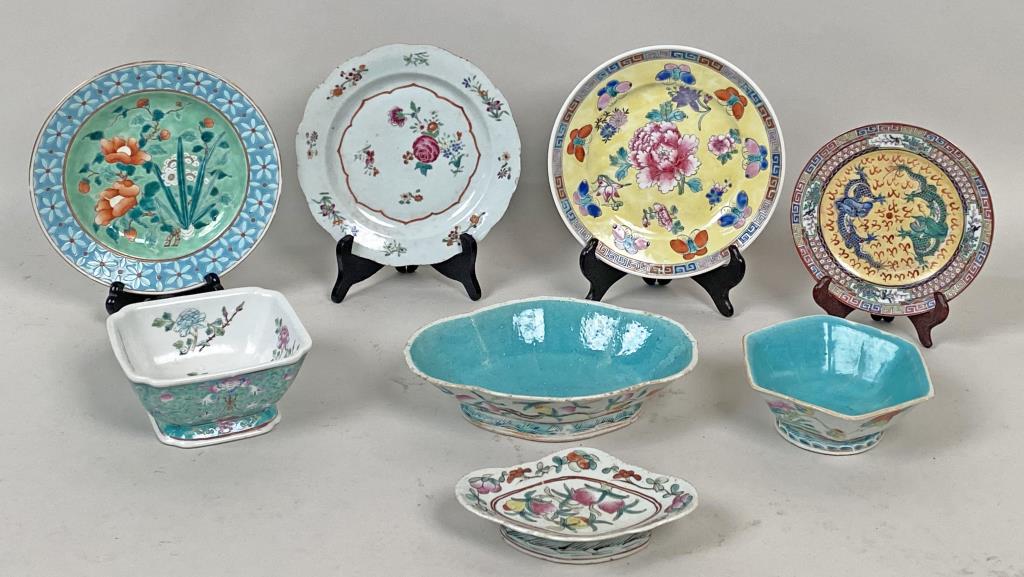 Group Seven Assorted Chinese Porcelain Wares (1 of 8)