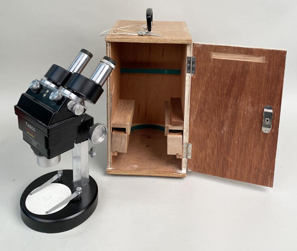 Cased Tasco Microscope (1 of 6)