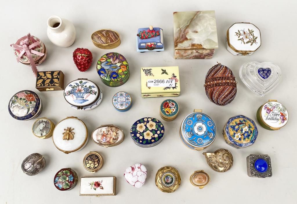 Group Thirty-Two Assorted Small Boxes (1 of 5)