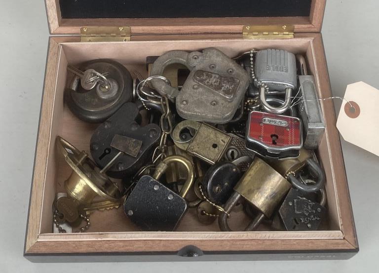 Estate Group Antique/Vintage Locks/Keys (1 of 6)