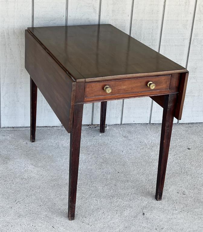 Hepplewhite Drop Leaf Pembroke Table (1 of 6)