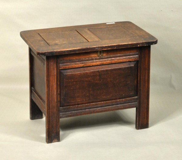 Small English Oak Coffer: Diminutive brown oak lift-top chest or coffer, provenance James Kilvington, Dover, Delaware. 14 1/2" high, 9" wide, 7 3/4" deep.
