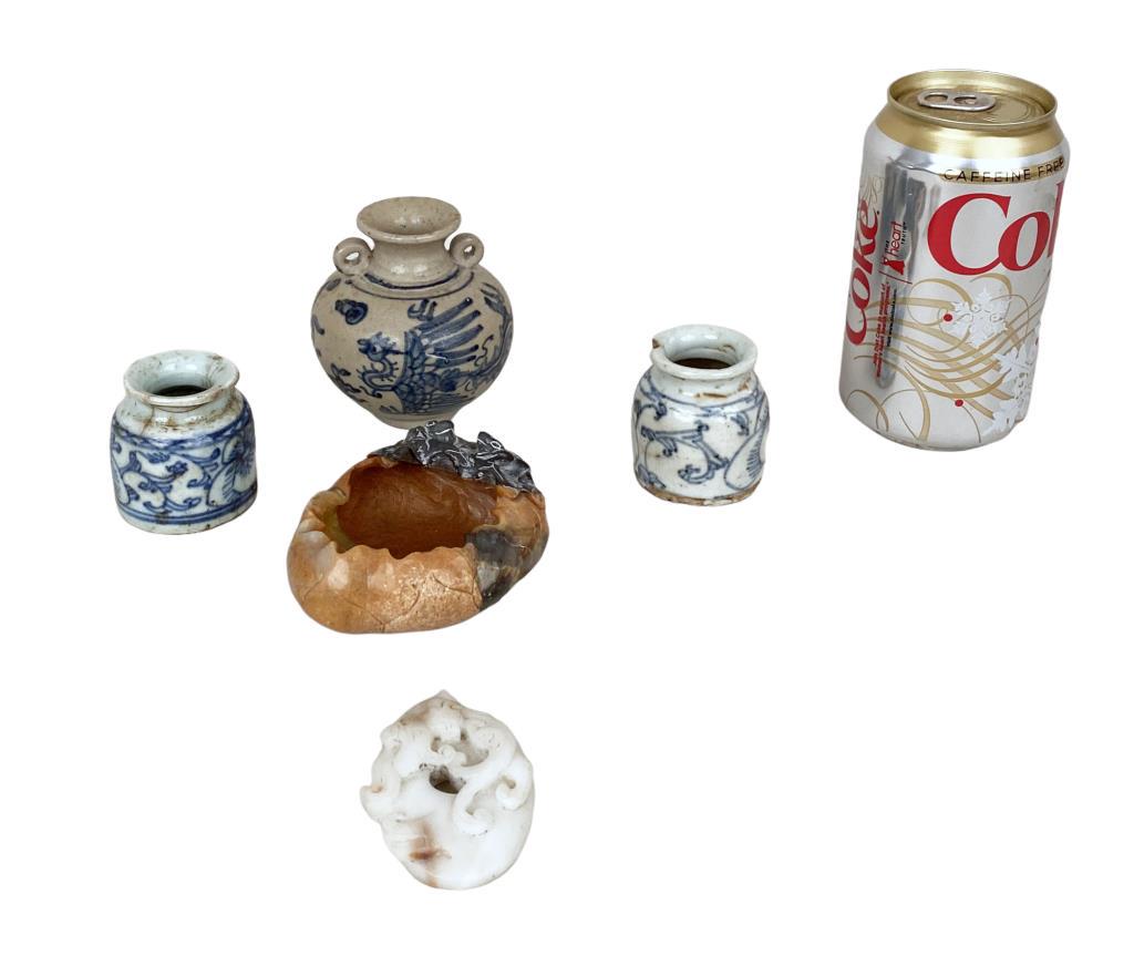 Group Chinese/Asian Porcelain Wares (1 of 5)