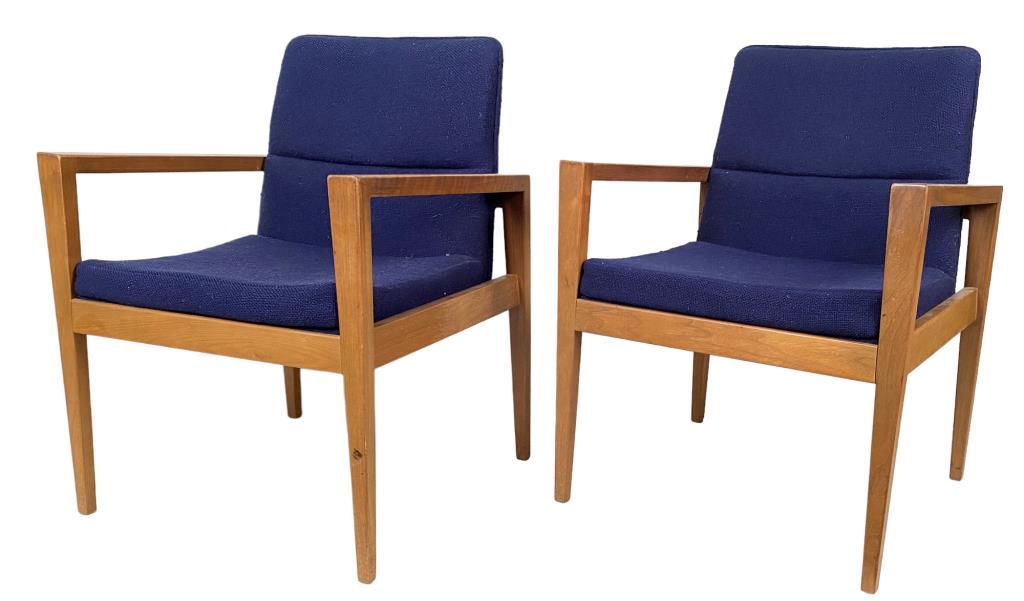 Pair Jens Risom MCM Lounge Chairs (1 of 7)
