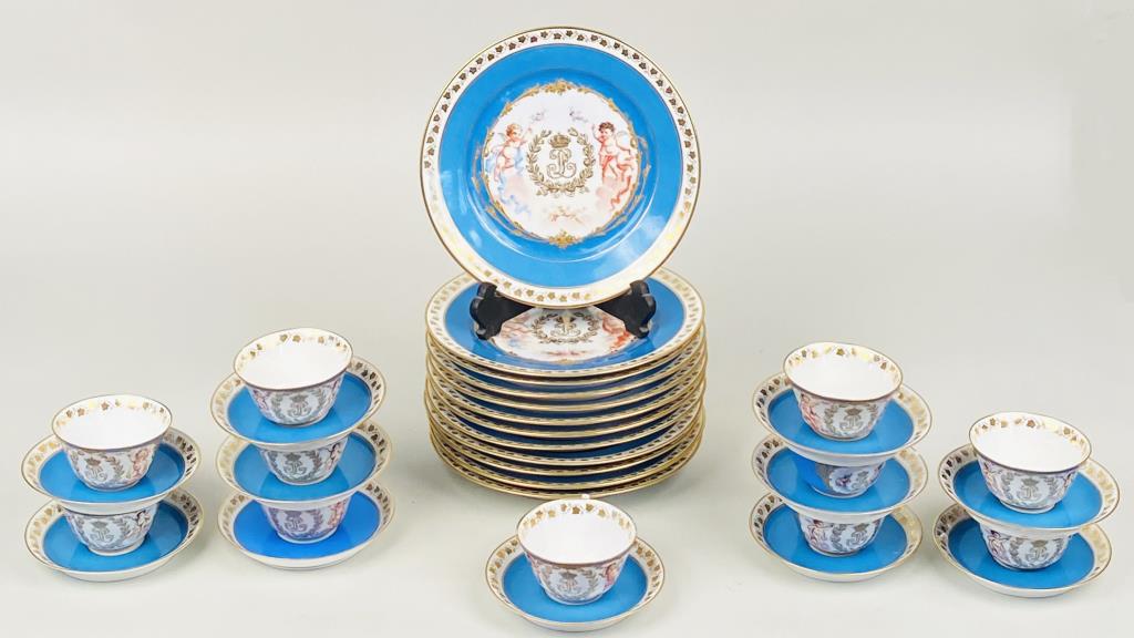 Chateau de Tuileries Porcelain Luncheon Set (1 of 7)