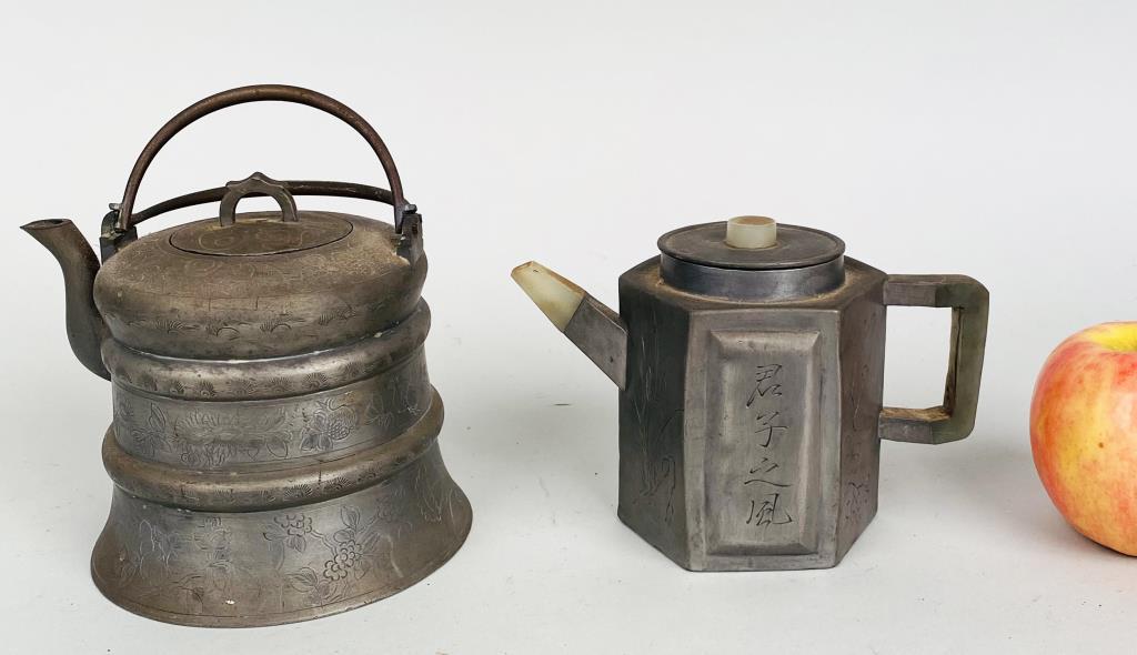 Two Chinese Engraved Pewter Teapots (1 of 12)