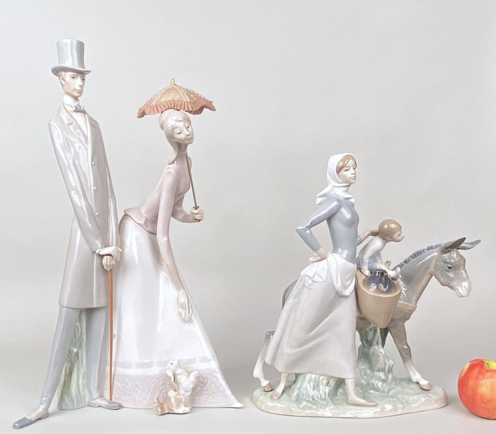 Two Lladro Porcelain Figurines (1 of 9)