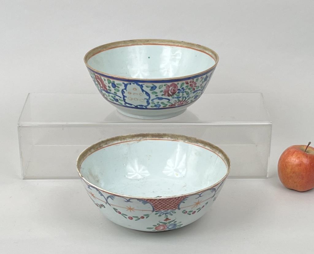 Two Chinese Export Porcelain Bowls (1 of 7)