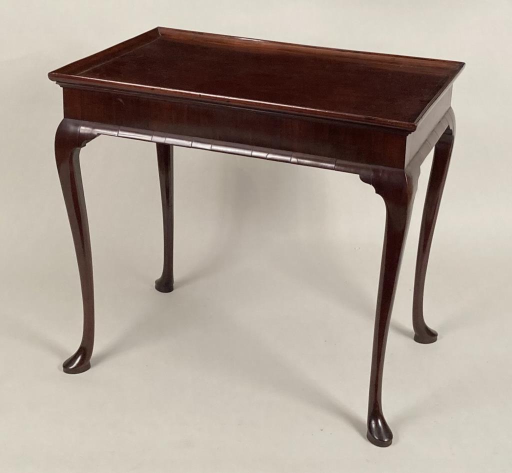 Queen Anne Walnut Tray Top Tea Table, 18th C. (1 of 10)
