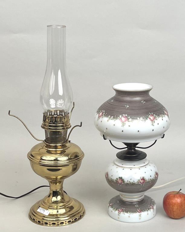 Two Vintage Brass Kerosene Lamps (1 of 4)