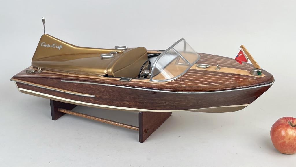 Boat Model - Chris Craft Speed Boat (1 of 6)