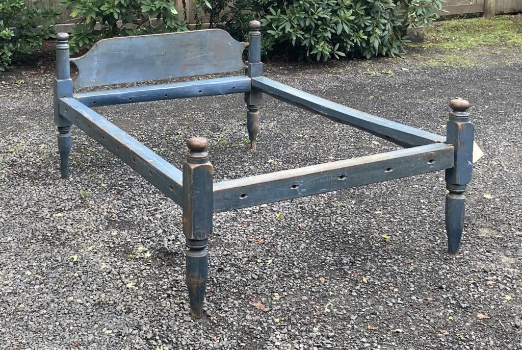 NE Blue Painted Low Post Rope Field Bed (1 of 6)