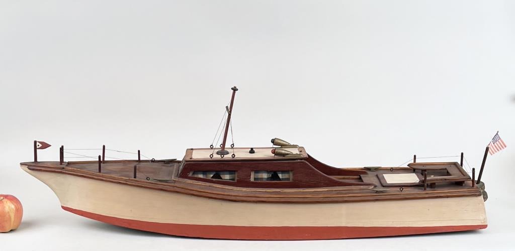 Motorized Cabin Cruiser Boat Model (1 of 5)
