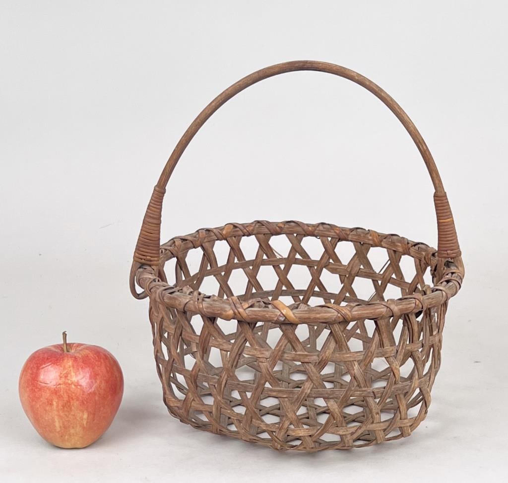 Shaker Openwork Cheese Basket, Swing Handle (1 of 4)