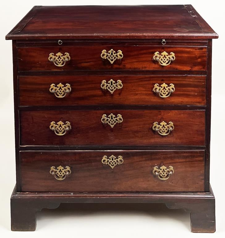 George III Mahogany Bachelor Chest, Brushing Slide (1 of 13)