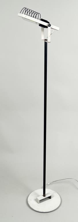 Artemide Sintesi Terra Floor Lamp: white and black lamp designed by Ernesto Gismondi for Artemide. 47" high, 8" wide, 8 3/4" diameter. Age and use wear, scuffing, staining to paint, appears to be rewired (no on/off swift, was attached