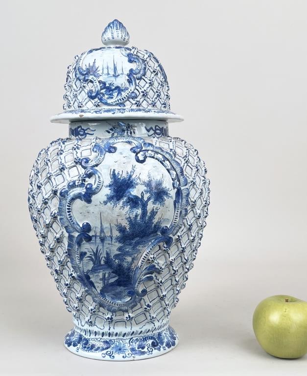 Delft Blue & White Porcelain Lidded Jar (1 of 11)
