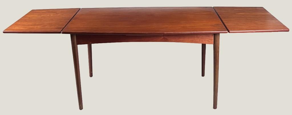 Danish MCM Teak Dining Table, Two Extension Leaves (1 of 4)