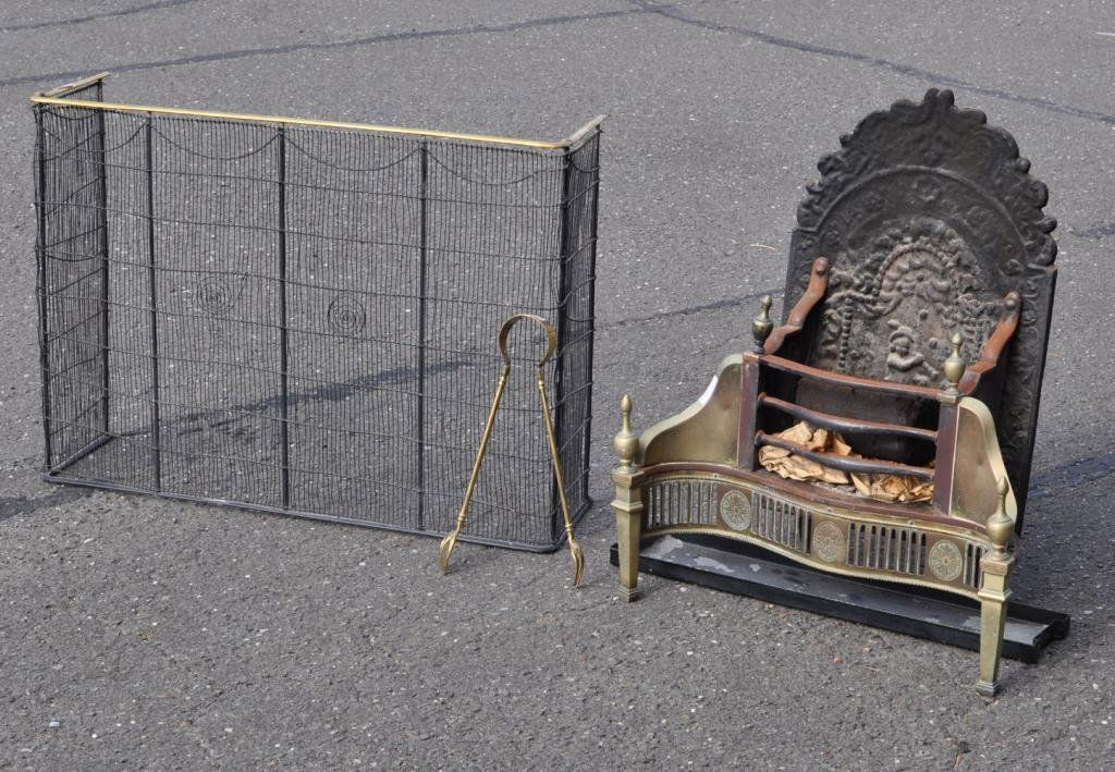 Georgian Brass Fireplace Grate, Brass/Wire Screen: A fine Georgian engraved brass fireplace grate/fender, with a cast iron fireback, together with an early brass and wire folding screen. Largest: 28 1/2" high, 23 1/2" wide, 15" deep; smallest: 16" hig