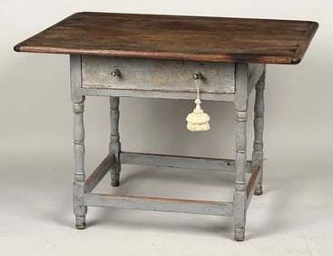 American Country W&M Gray Painted Tap Table