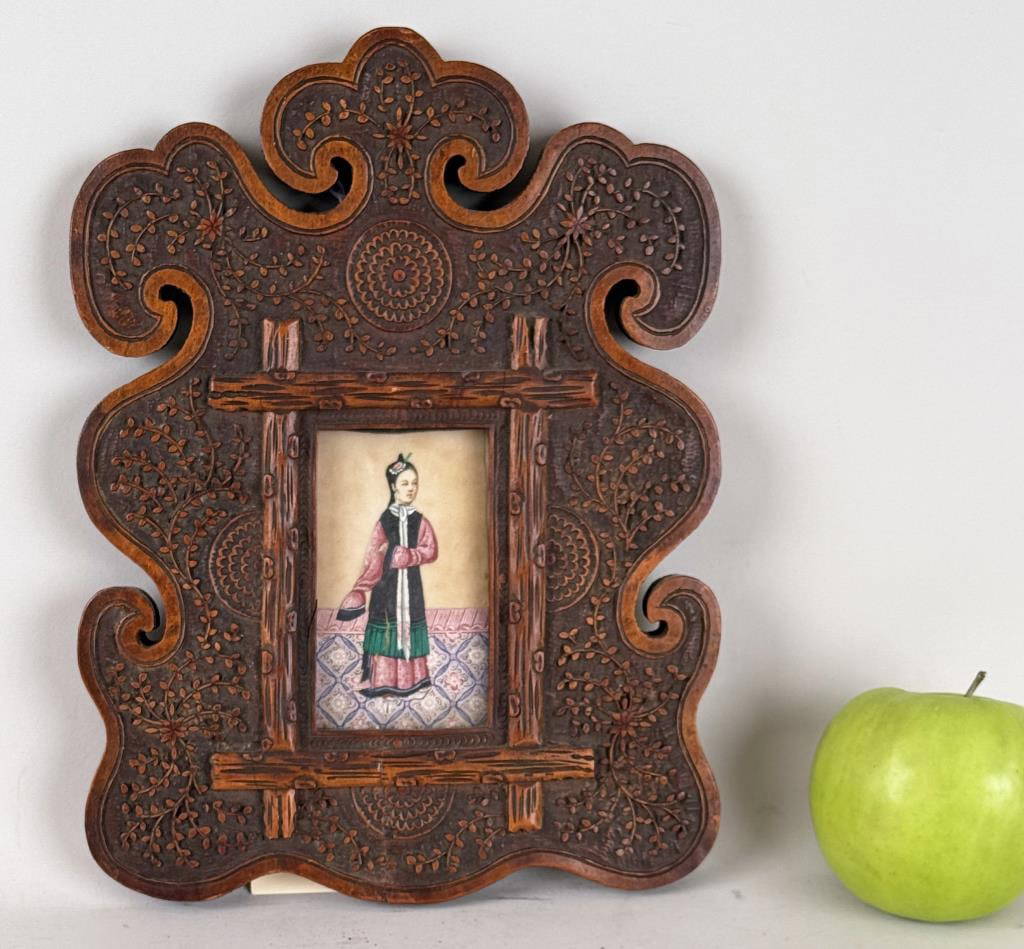 Antique Chinese Miniature Figural Painting