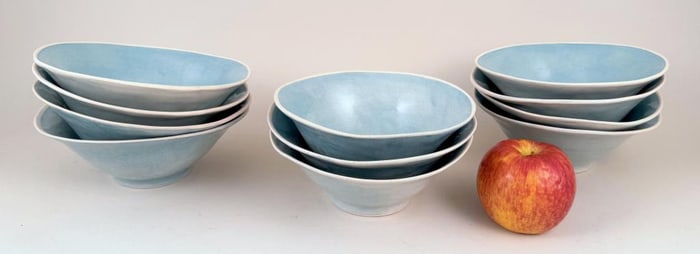 Eleven Wonki Ware Footed Bowls